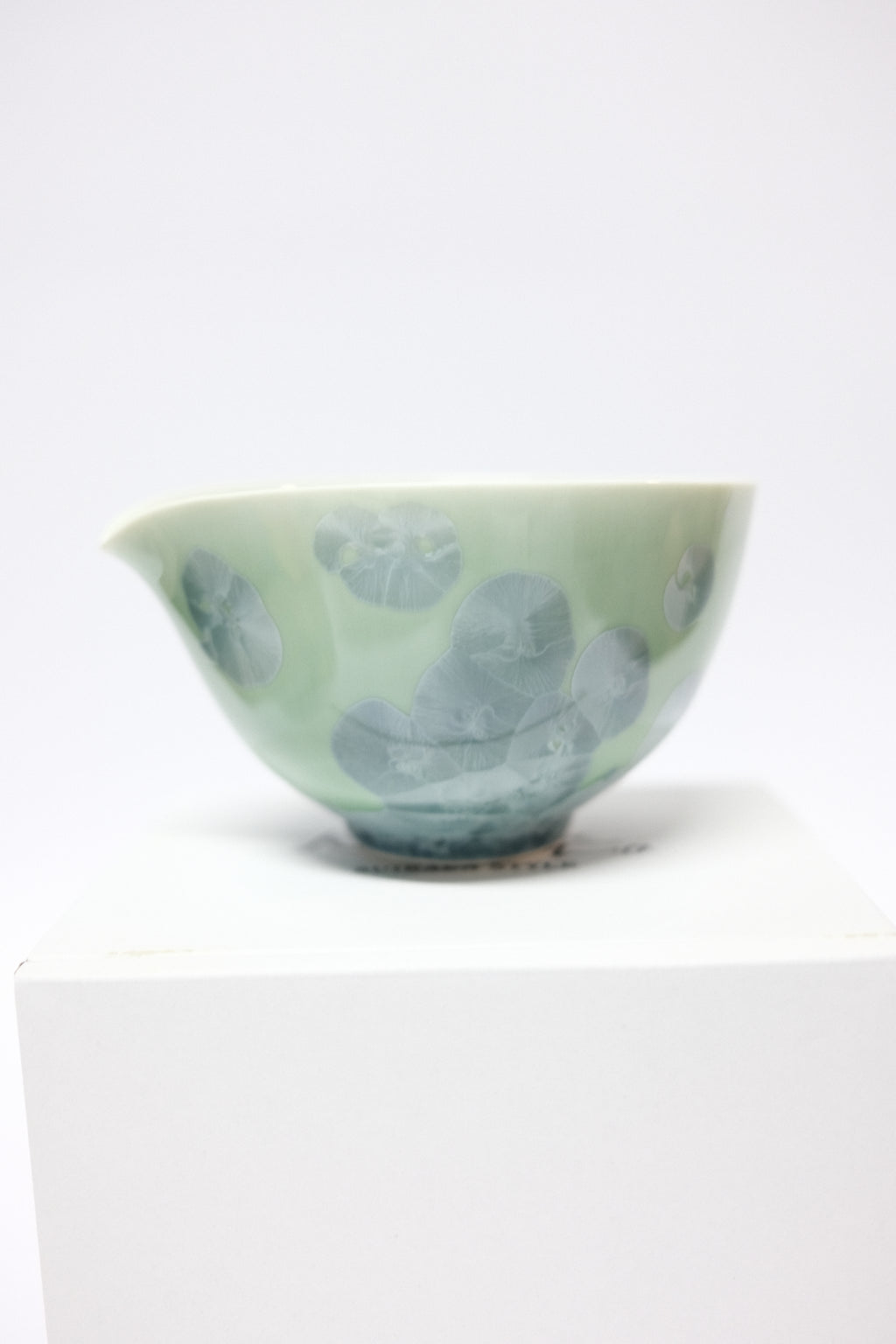 Chawan Kiwakoto by Toun K - Kyo & Kiyomizu Ware | Katakuchi - Crystal Glazed Jade Green