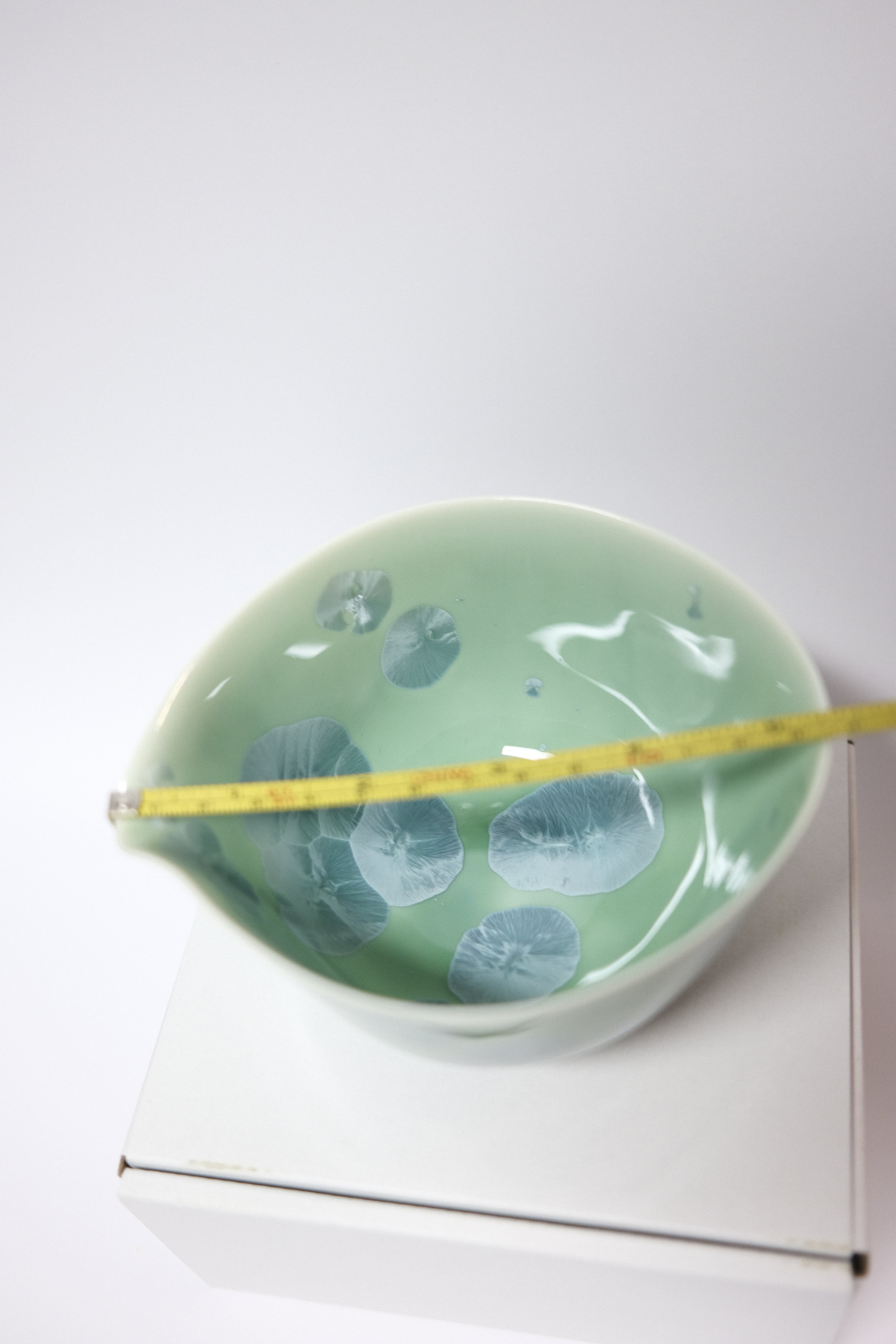 Chawan Kiwakoto by Toun K - Kyo & Kiyomizu Ware | Katakuchi - Crystal Glazed Jade Green
