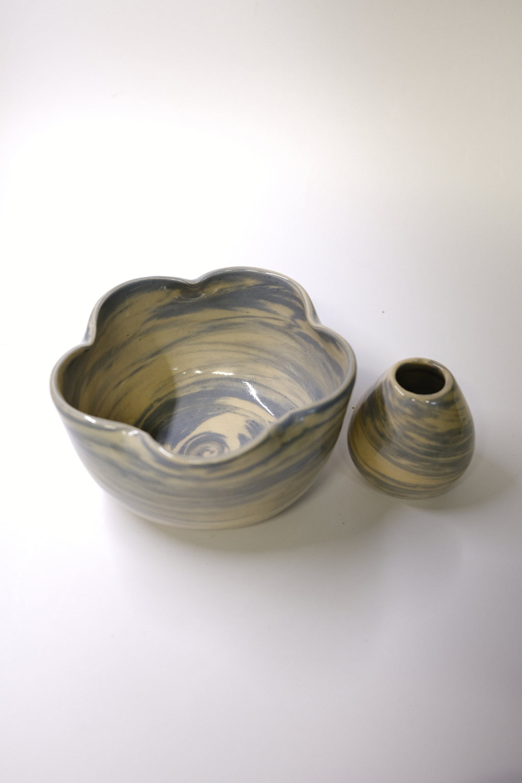 Chawan KATAKUCHI SET - Blue clay body - Flower shaped Matcha Bowl