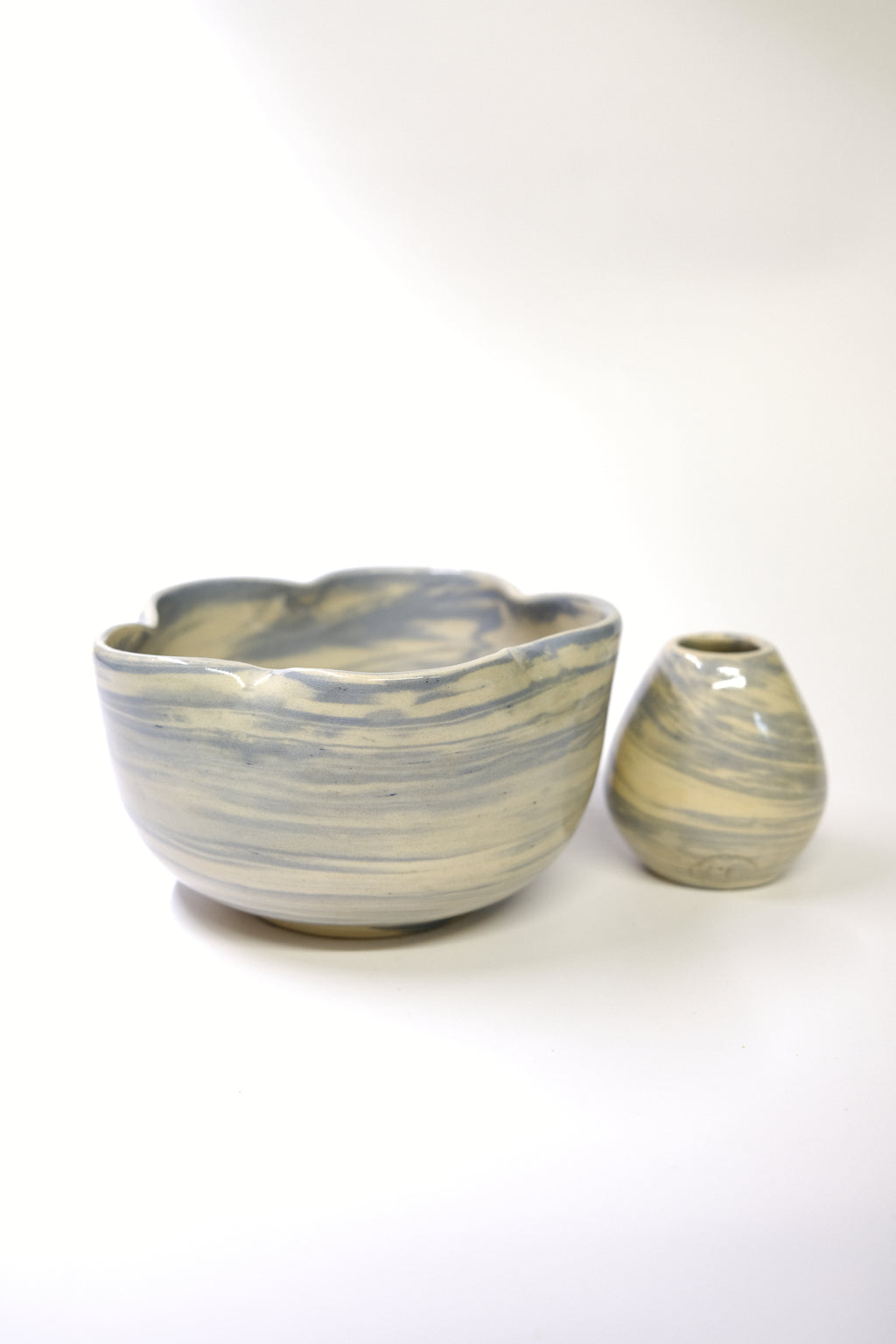 Chawan KATAKUCHI SET - Blue clay body - Flower shaped Matcha Bowl