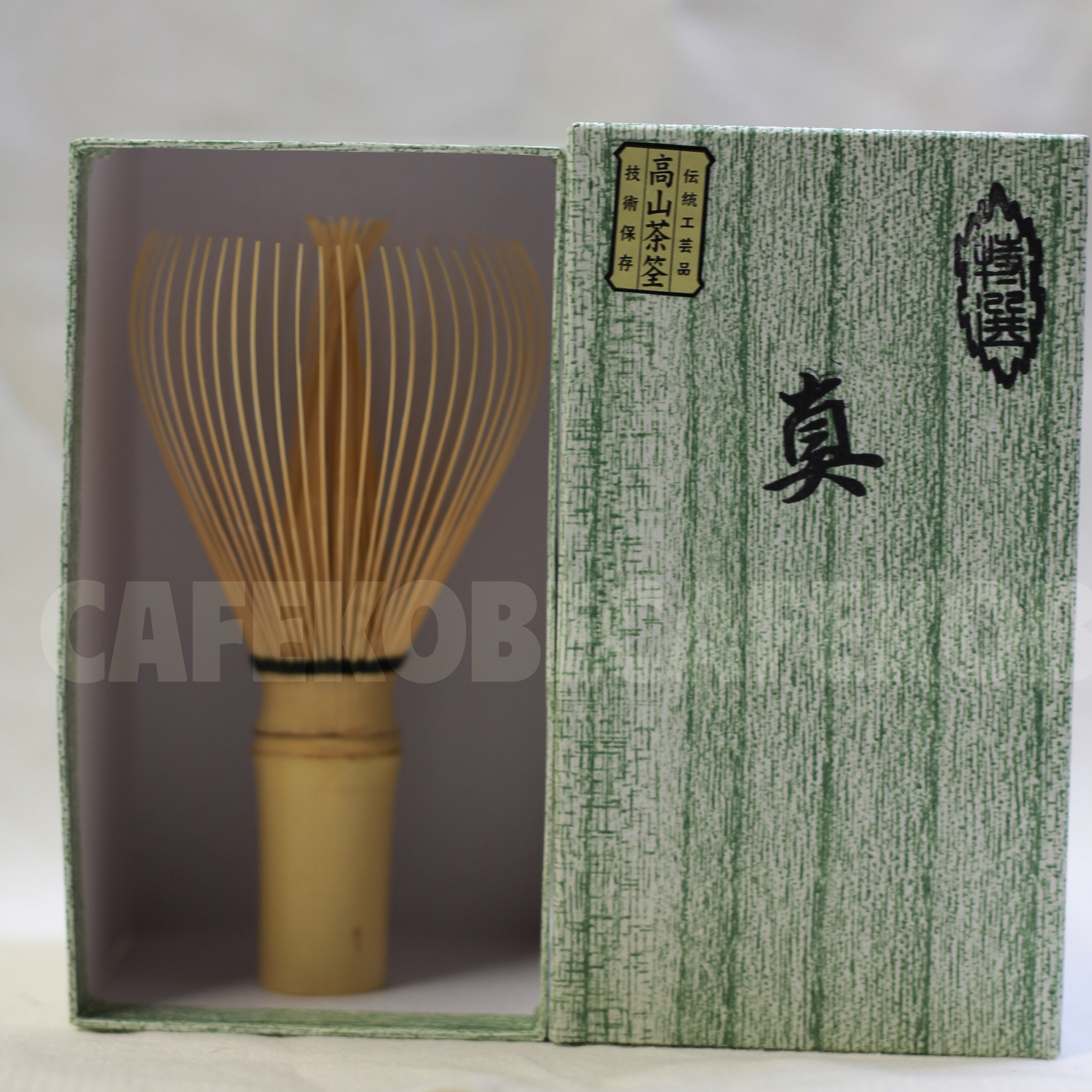 Takayama Chasen Sekishu-Ryu - White Bamboo Shin (black thread)